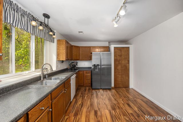 17225 Apache Trail, Howard City, MI 49329