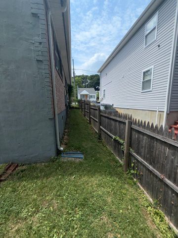 724 MENTOR AVE, Capitol Heights, MD 20743
