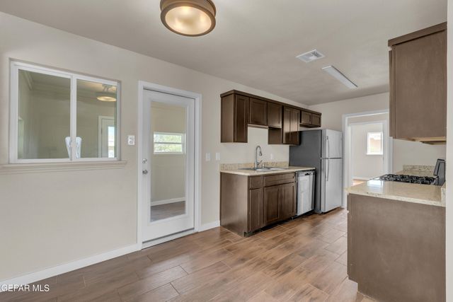 140 TEAKWOOD Road, El Paso, TX 79915