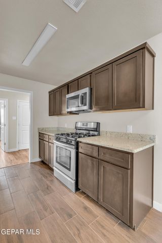 140 TEAKWOOD Road, El Paso, TX 79915