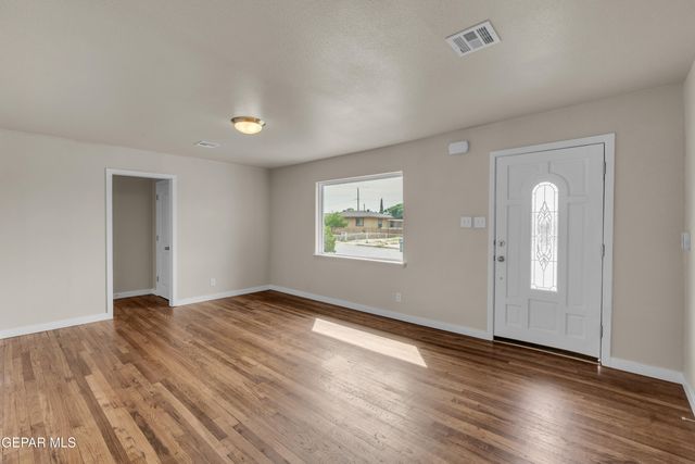 140 TEAKWOOD Road, El Paso, TX 79915