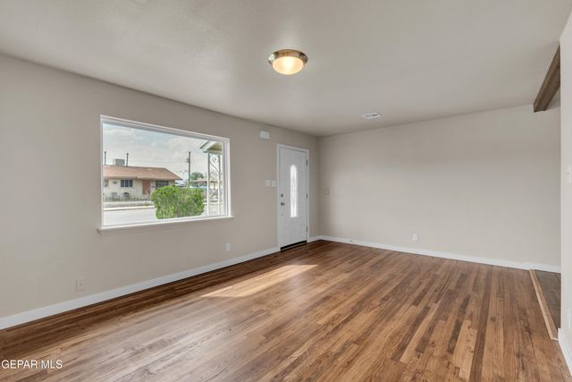 140 TEAKWOOD Road, El Paso, TX 79915