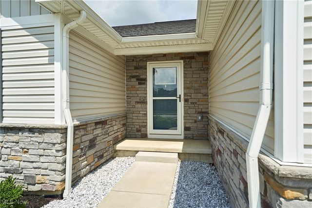 2767 Steeb Circle, Norton, OH 44203