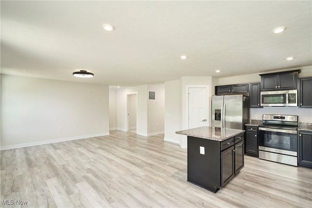 2767 Steeb Circle, Norton, OH 44203