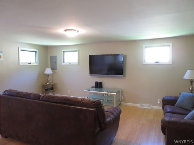 571 Tuscarora Road, Evans, NY 14006