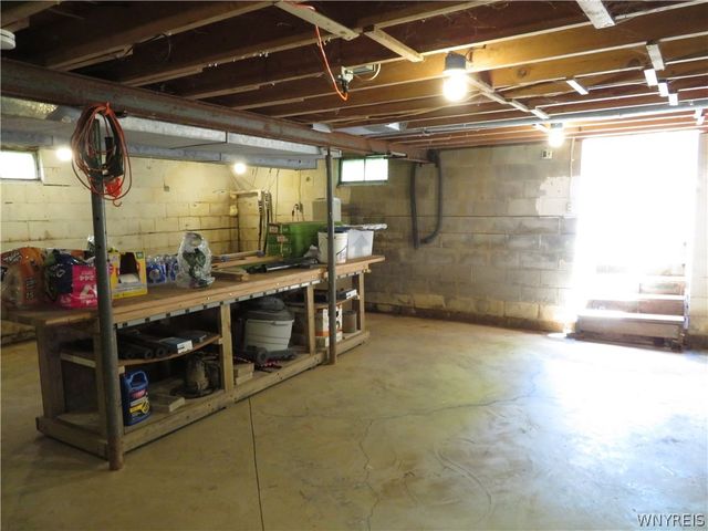 571 Tuscarora Road, Evans, NY 14006