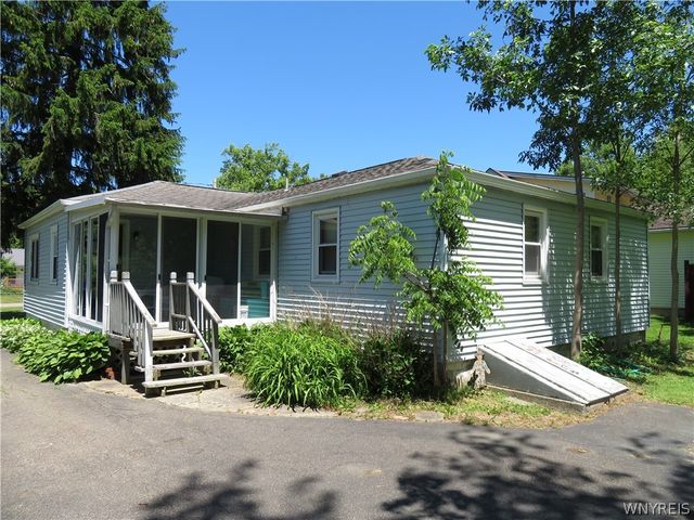 571 Tuscarora Road, Evans, NY 14006