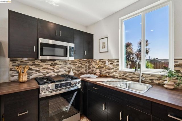 2636 Maxwell Ave, Oakland, CA 94619