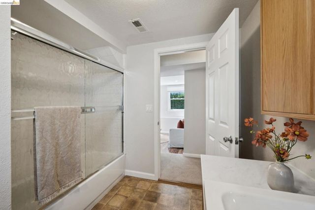 2636 Maxwell Ave, Oakland, CA 94619