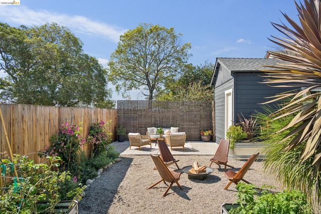 2636 Maxwell Ave, Oakland, CA 94619