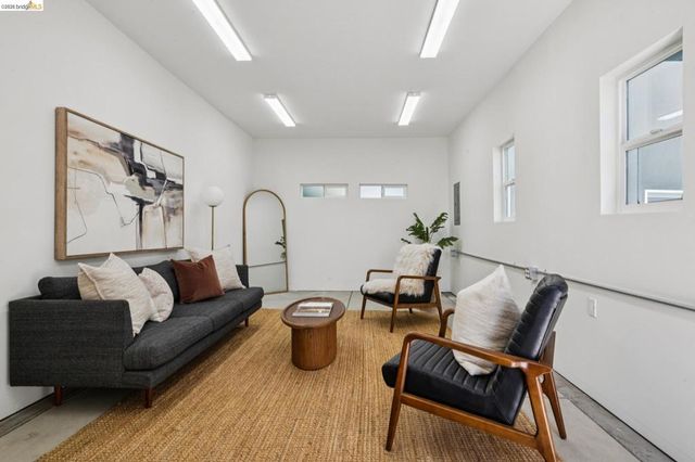 2636 Maxwell Ave, Oakland, CA 94619