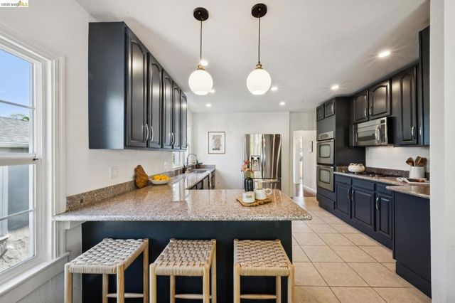 2636 Maxwell Ave, Oakland, CA 94619