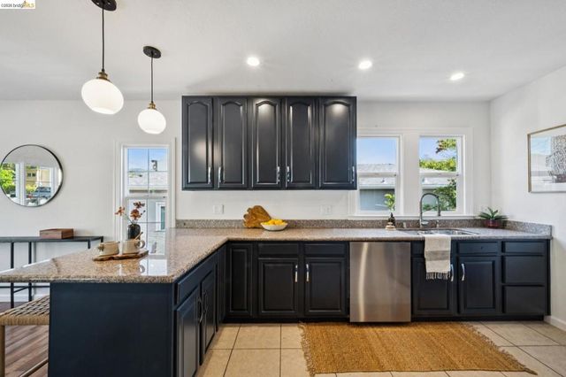 2636 Maxwell Ave, Oakland, CA 94619