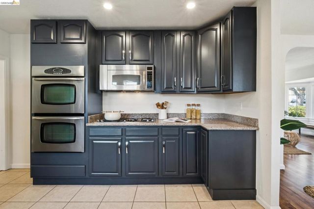 2636 Maxwell Ave, Oakland, CA 94619