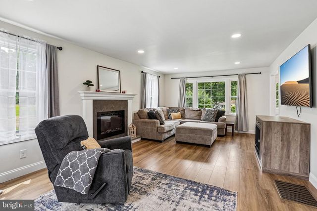 1409 BURKE RD, West Chester, PA 19380
