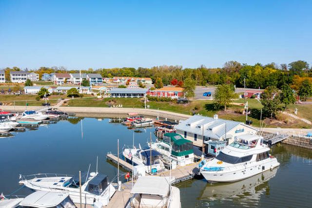 208 Leeward Way, Ottawa, IL 61350