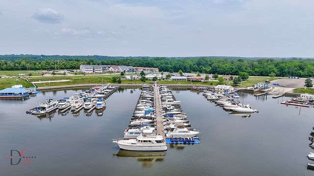 208 Leeward Way, Ottawa, IL 61350