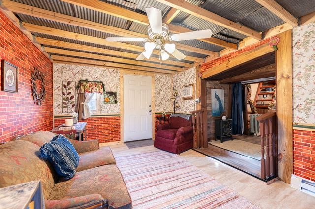 24 Sulphur Springs Hollow Road, Somerset, KY 42501