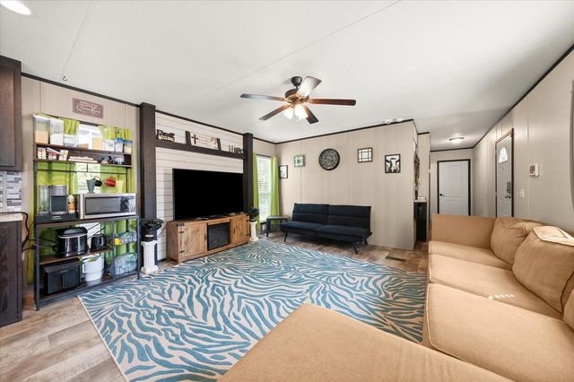 6220 N Anderson Road, Guthrie, OK 73044