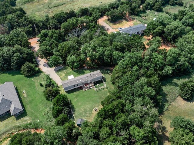 6220 N Anderson Road, Guthrie, OK 73044