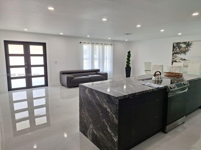 4440 SW 14 pl, Cape Coral, FL 33991