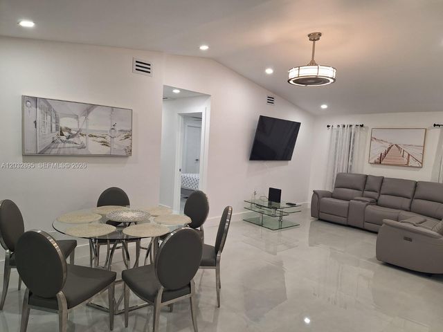 4440 SW 14 pl, Cape Coral, FL 33991