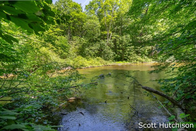 2710 12 Mile Road NE, Rockford, MI 49341