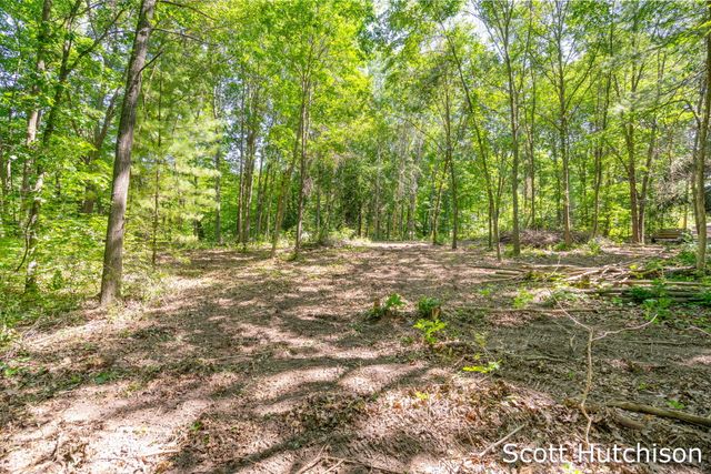 2710 12 Mile Road NE, Rockford, MI 49341