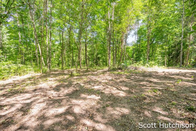2710 12 Mile Road NE, Rockford, MI 49341