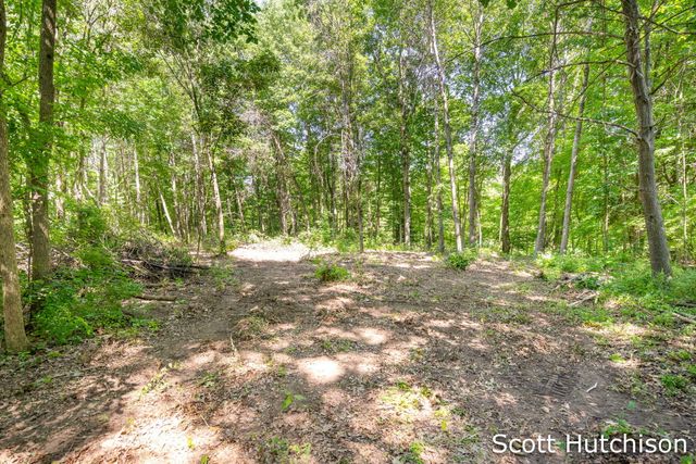 2710 12 Mile Road NE, Rockford, MI 49341
