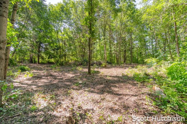 2710 12 Mile Road NE, Rockford, MI 49341