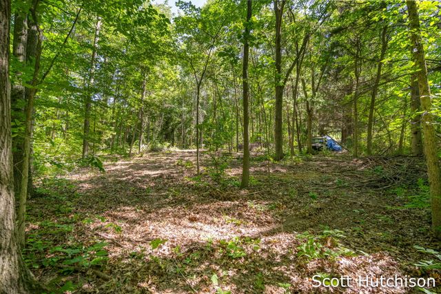 2710 12 Mile Road NE, Rockford, MI 49341
