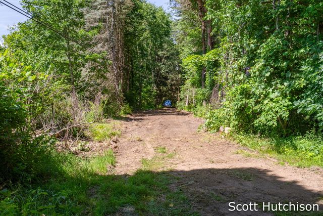 2710 12 Mile Road NE, Rockford, MI 49341