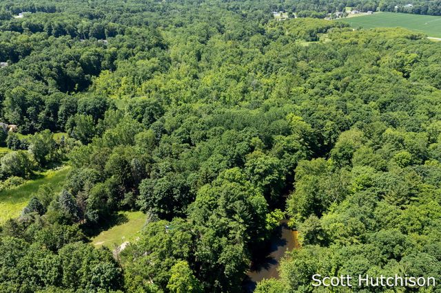 2710 12 Mile Road NE, Rockford, MI 49341