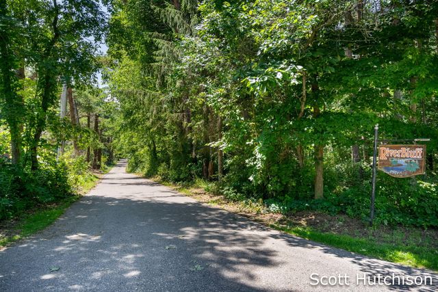 2710 12 Mile Road NE, Rockford, MI 49341