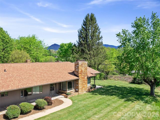 110 Crest View Road, Burnsville, NC 28714