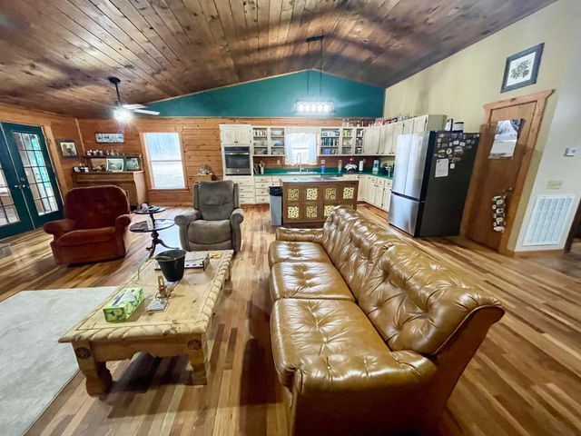 122 Runway Lane, Salem, AR 72576