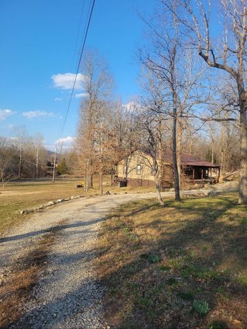 122 Runway Lane, Salem, AR 72576