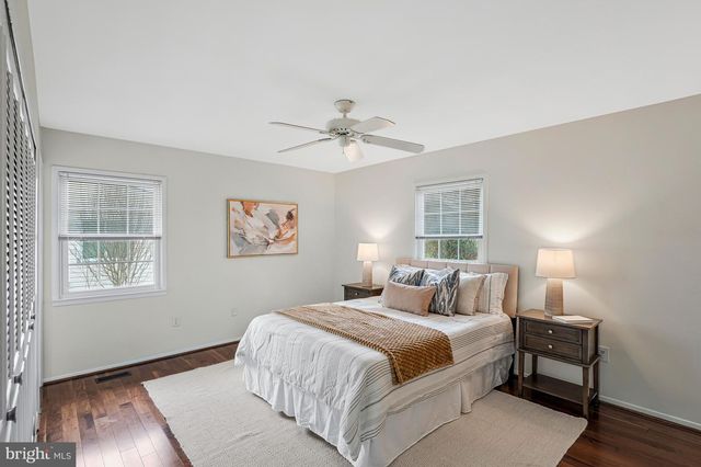 13107 PENNYPACKER LN, Fairfax, VA 22033