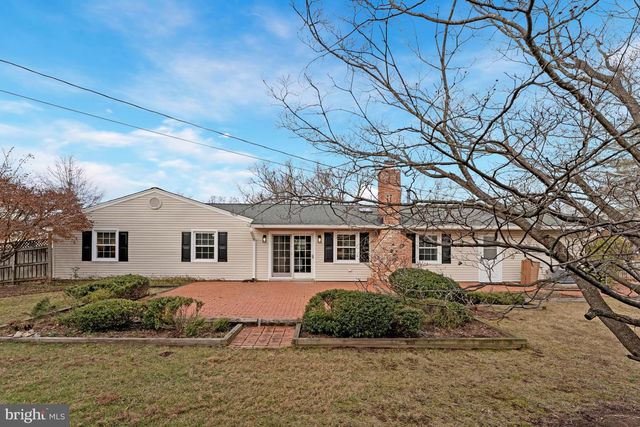 13107 PENNYPACKER LN, Fairfax, VA 22033