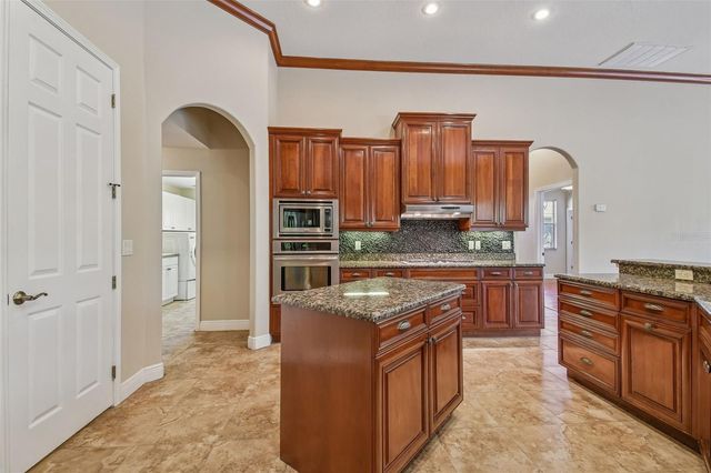 614 VINTAGE WAY, Brandon, FL 33511