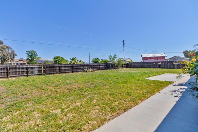 36805 Blanca Avenue, Madera, CA 93636