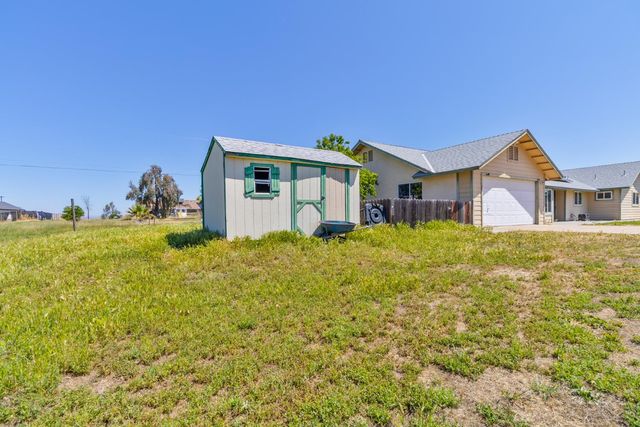 36805 Blanca Avenue, Madera, CA 93636