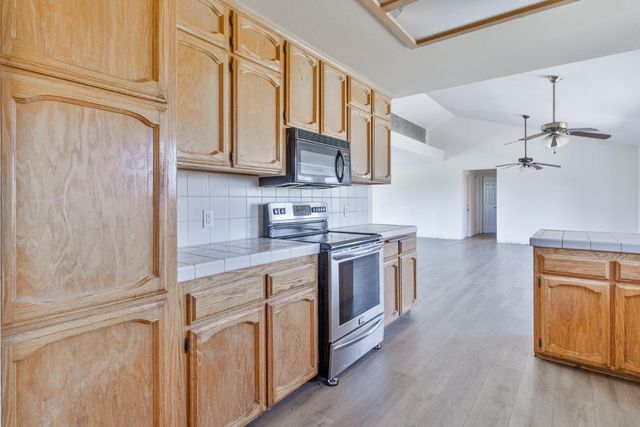 36805 Blanca Avenue, Madera, CA 93636