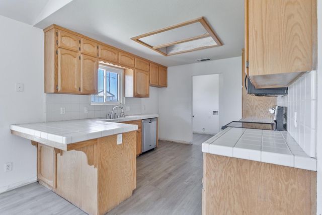 36805 Blanca Avenue, Madera, CA 93636