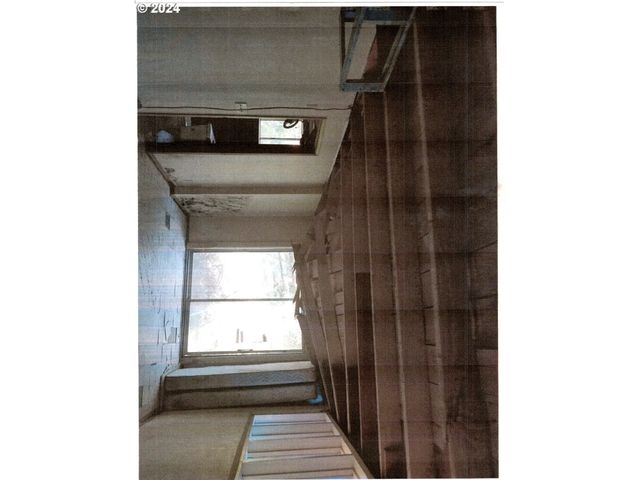 689 south end Rd, Oregon City, OR 97045