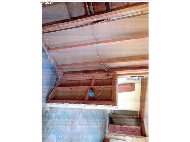 689 south end Rd, Oregon City, OR 97045