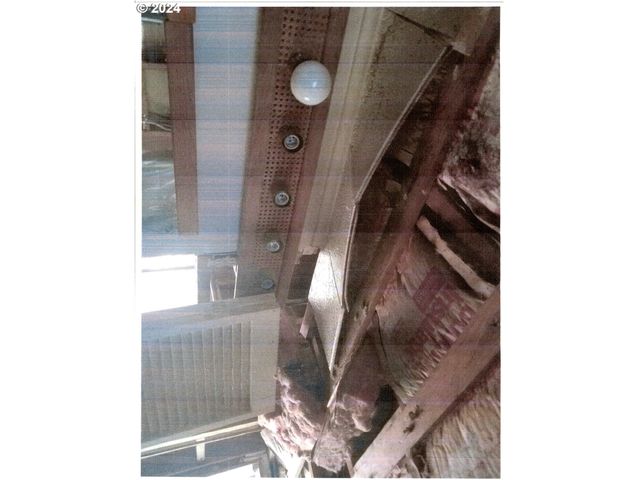 689 south end Rd, Oregon City, OR 97045