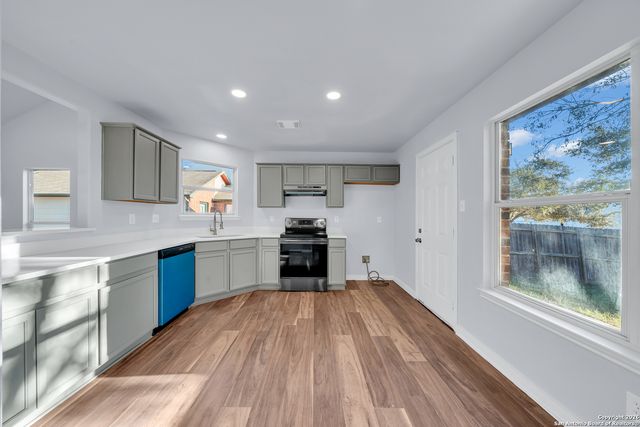 4027 Albright, San Antonio, TX 78247