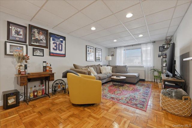 200 Atlantic Avenue Apartment 107, Lynbrook, NY 11563